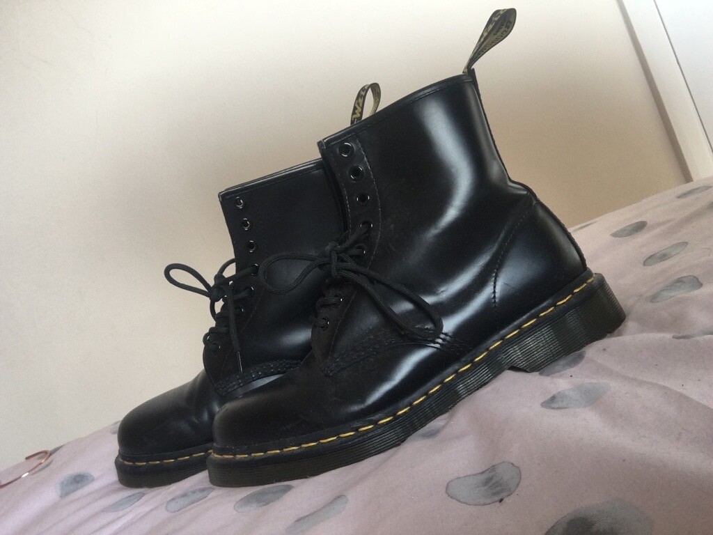 gumtree doc martens